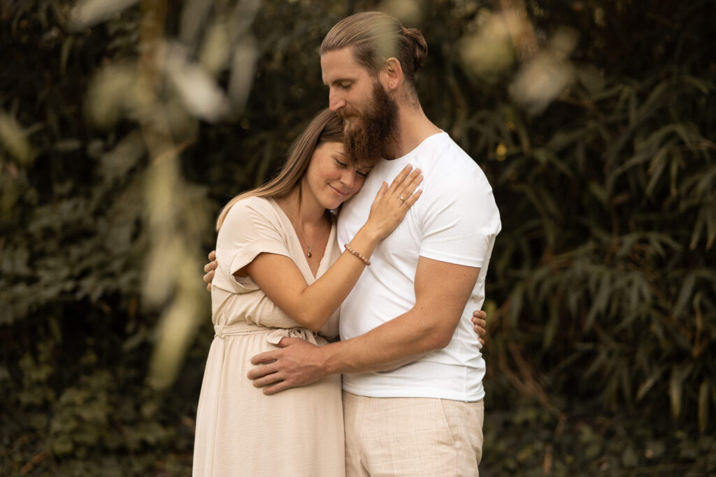 Babybauch Schwangerschaft Fotoshooting trier mit Partner
