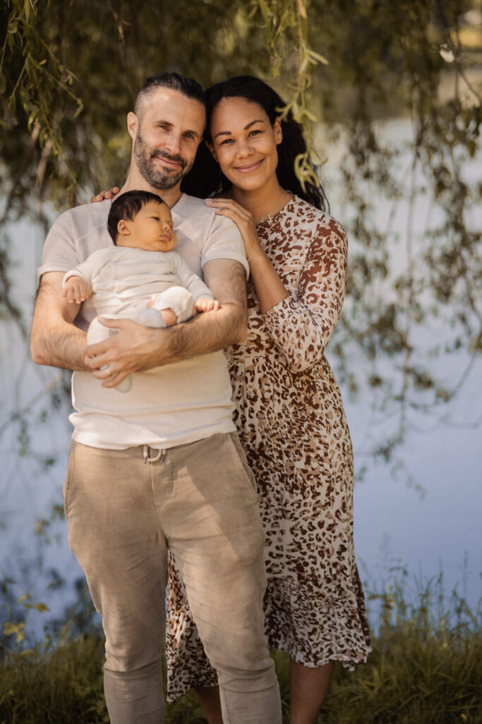 Fotoshooting Trier Familie mit Baby am weiher