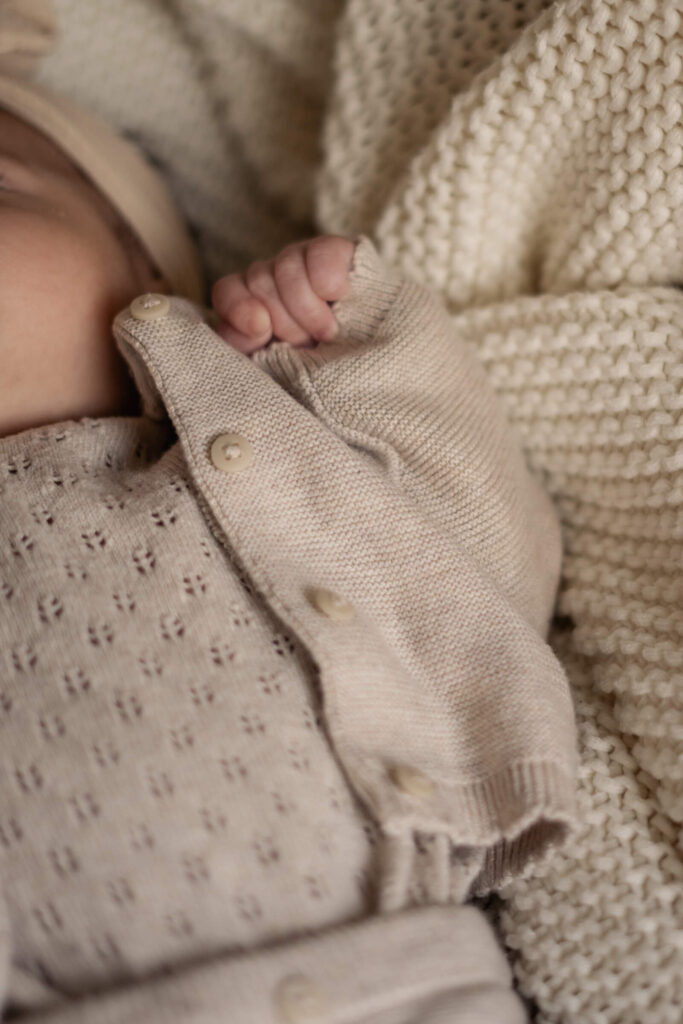 Babyfotos newborn trier Details Hände
