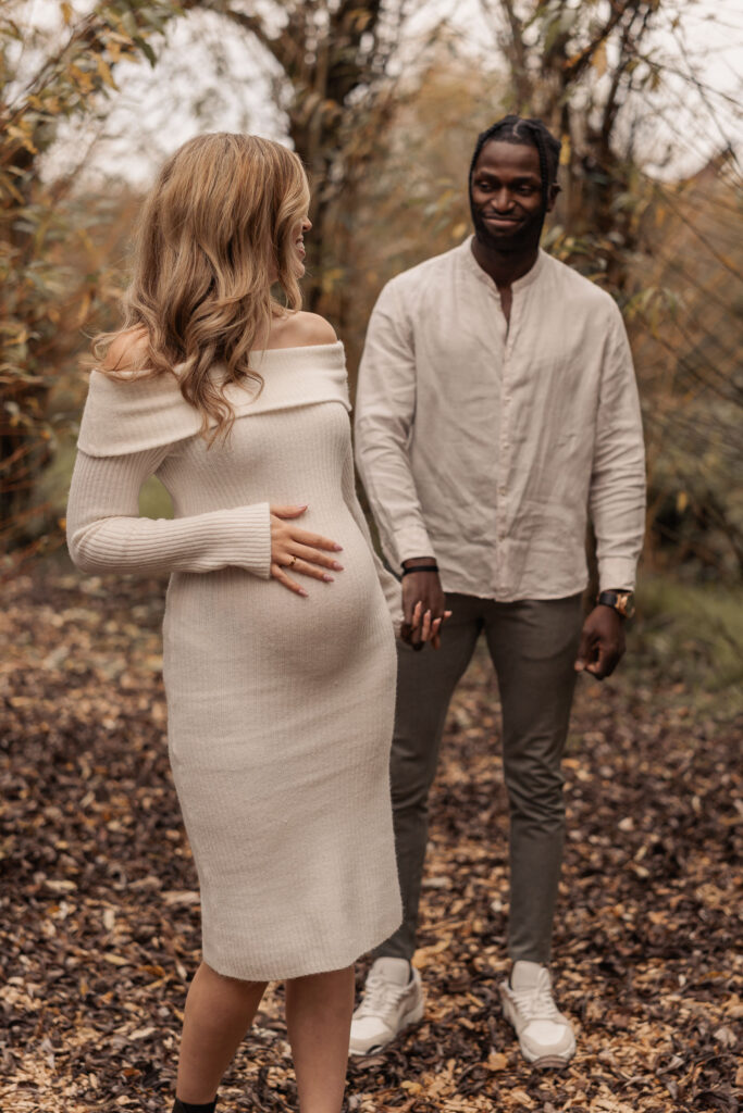 Herbstshooting Schwangerschaft in der Natur