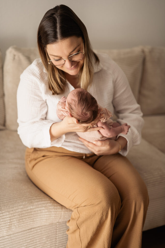 Newbornshooting Trier Mama und Baby